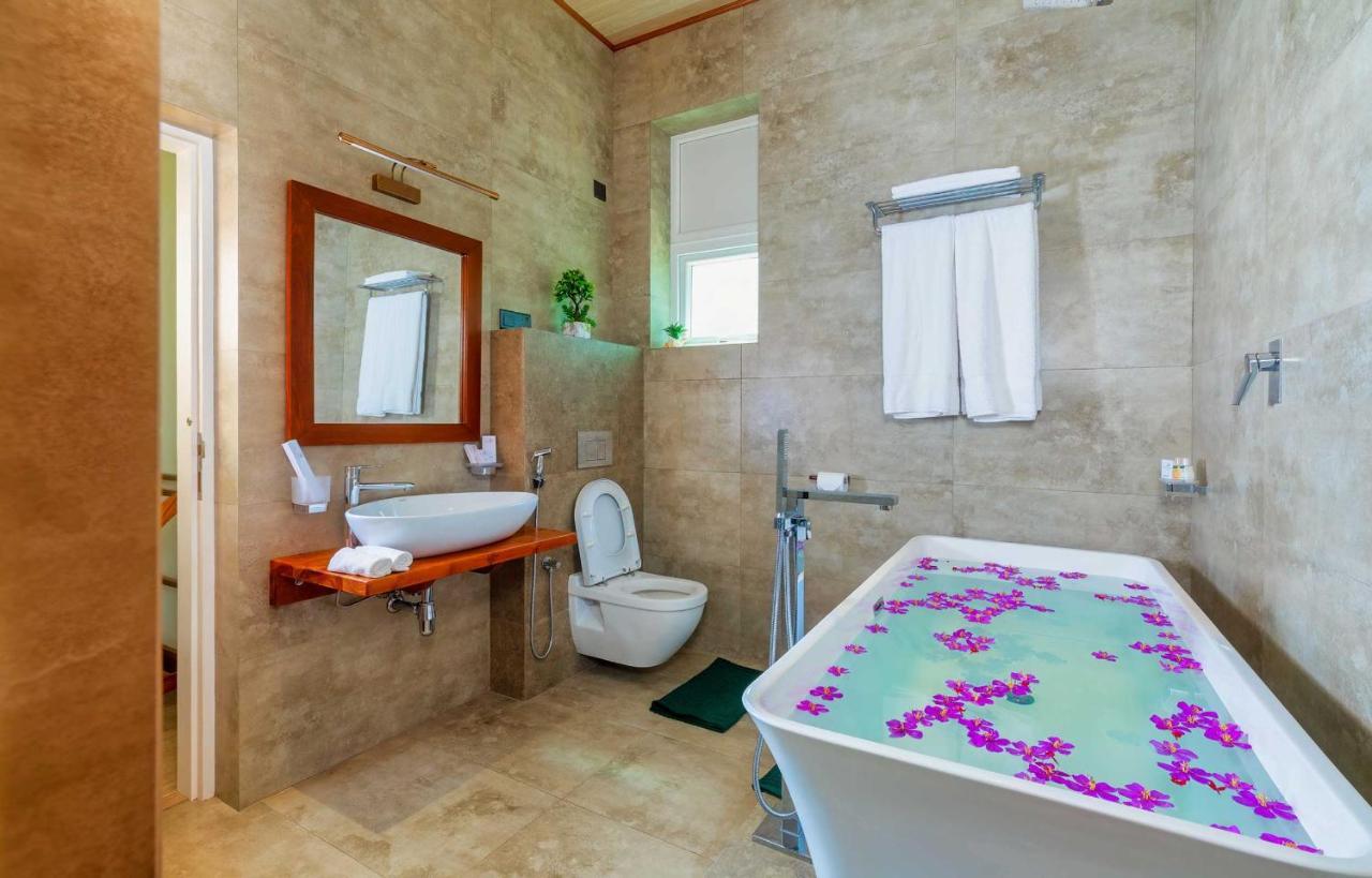 The Palace By Ocean Bentota Bagian luar foto
